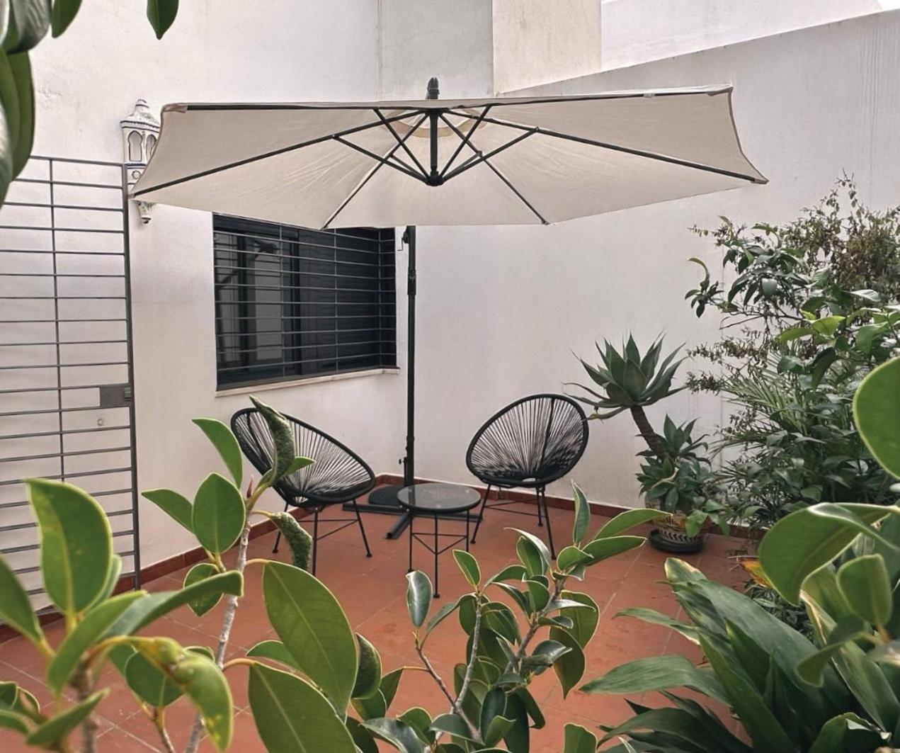 Apartamento-Pension El Trianero Junto Al Rio Seville Exterior photo