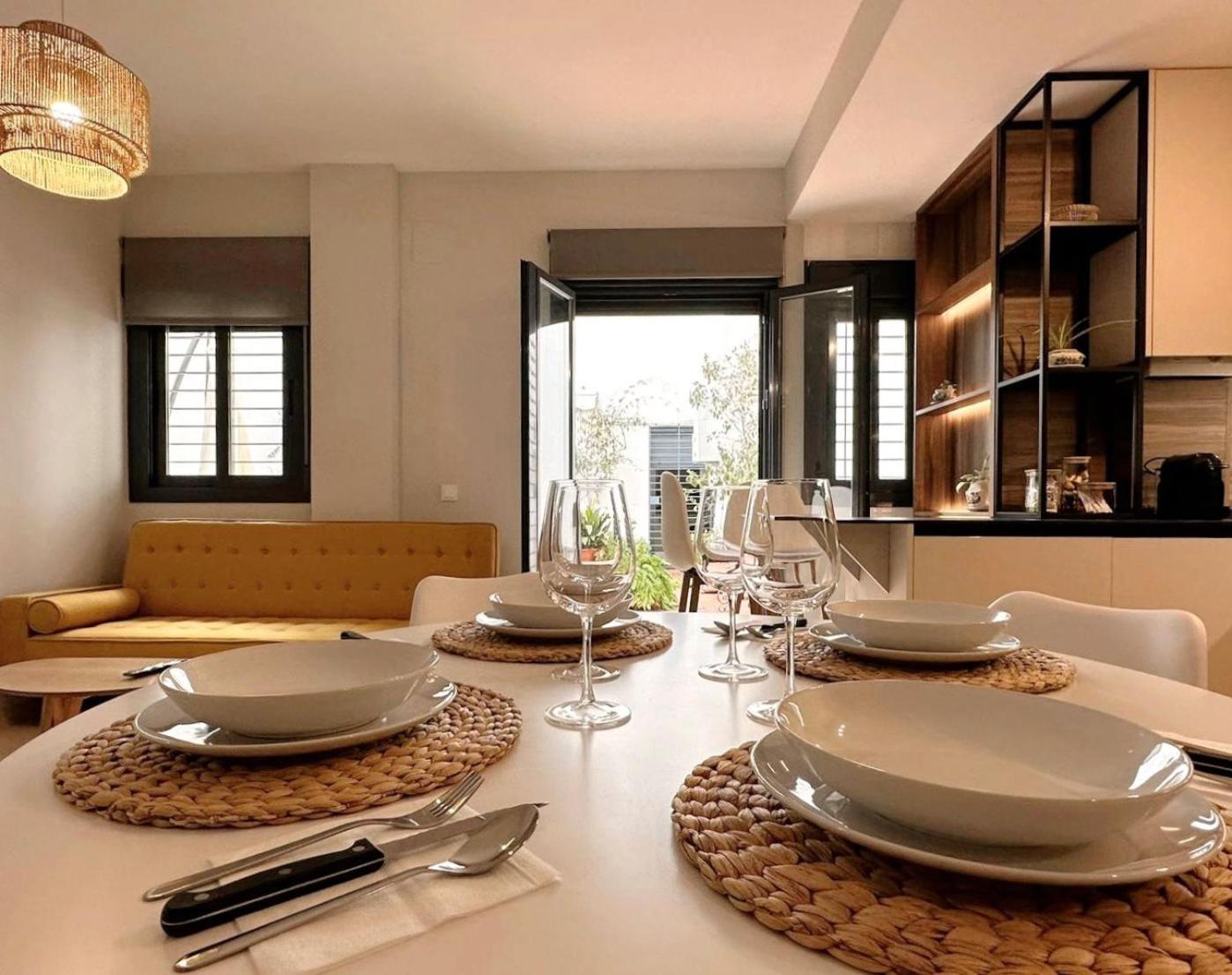 Apartamento-Pension El Trianero Junto Al Rio Seville Exterior photo